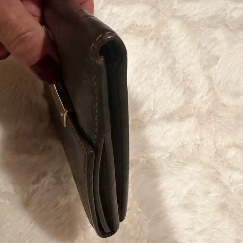 Gucci Compact wallet EUC - Picture 6 of 7